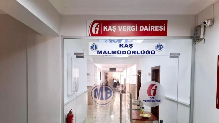 Kaş, Finike ve Gazipaşa'da yeni vergi dairesi müdürlükleri hizmete açıldı