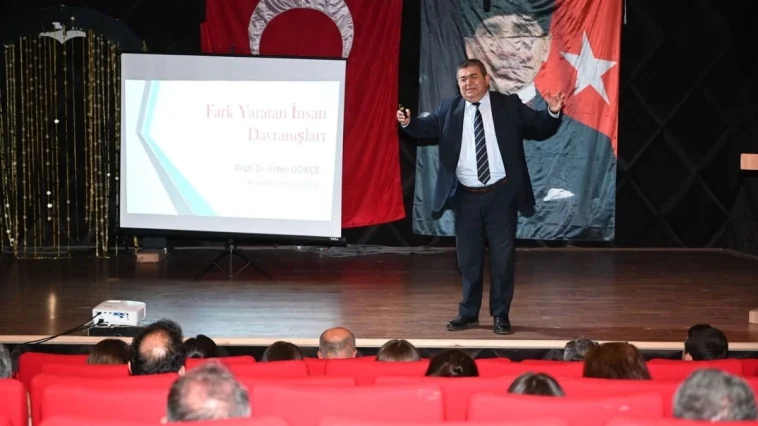 Kemer Belediyesi’nde halkla ilişkiler ve iletişim semineri