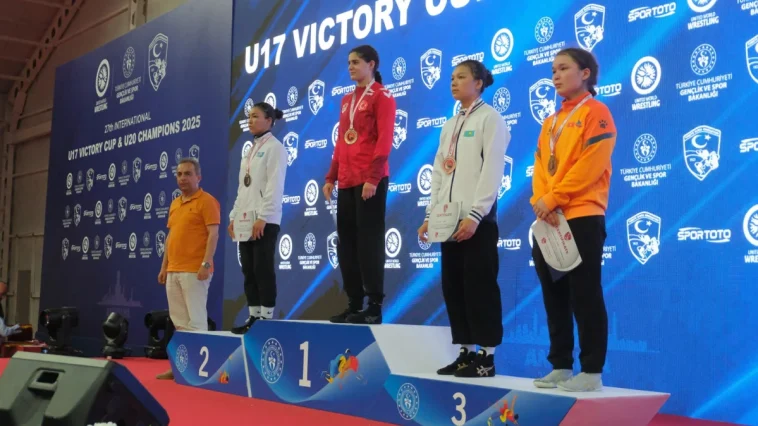 Kemer’de uluslararası güreş heyecanı