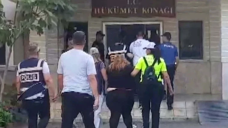 Kemer'de uyuşturucu baskınına 7 gözaltı