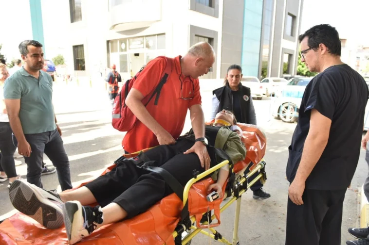 Kepez'de gerçeğini aratmayan deprem tatbikatı