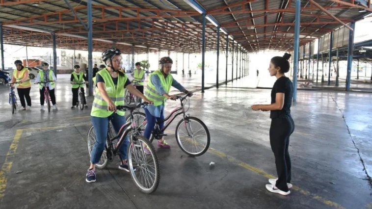 Kepez’de kadınlar hayallerine pedal çevirdi