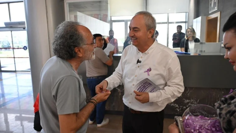 Kepez'de mor kurdeleli farkındalık etkinliği