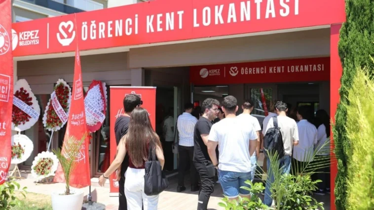 Kepez'de Öğrenci Kent Lokantası’na yoğun ilgi