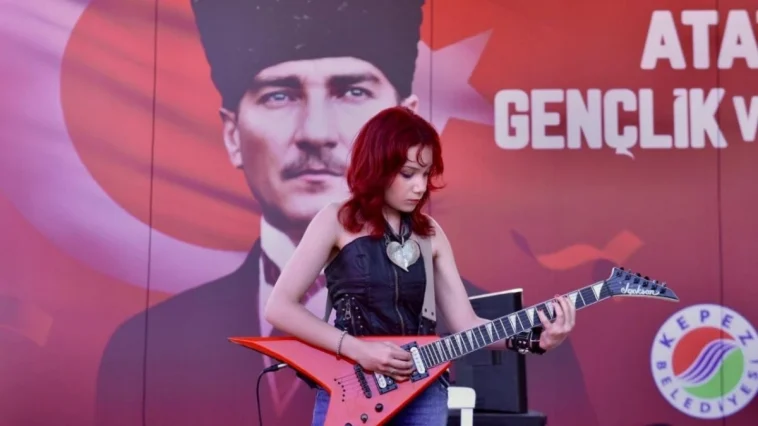 Kepez'de 'Sahne Senin' etkinliği