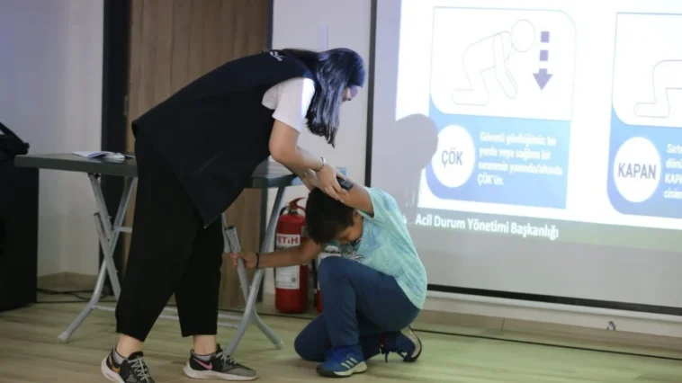 Kepez’in mahallelerinde 'afet farkındalık' seferberliği