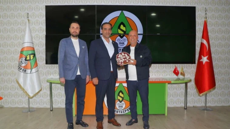 KKTC Çalışma ve Sosyal Güvenlik Bakanı Gardiyanoğlu'ndan, Çavuşoğlu'na taziye ziyareti