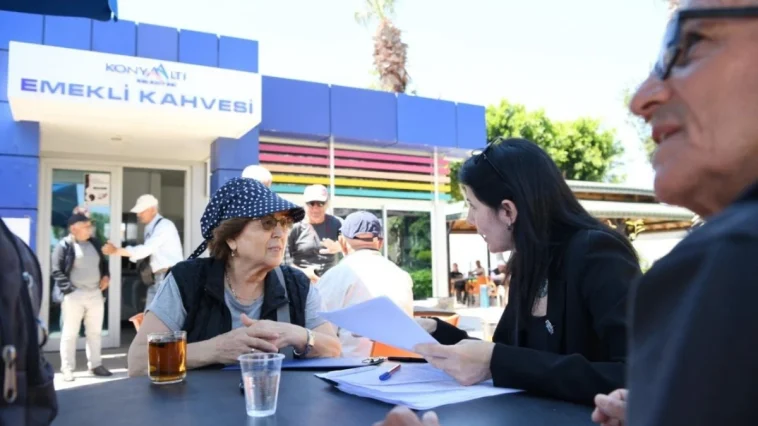 Konyaaltı emeklileri unutmadı