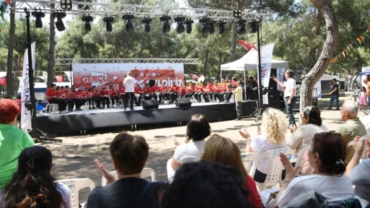 Konyaaltı'nda 'Gençlik Şenliği' düzenlendi