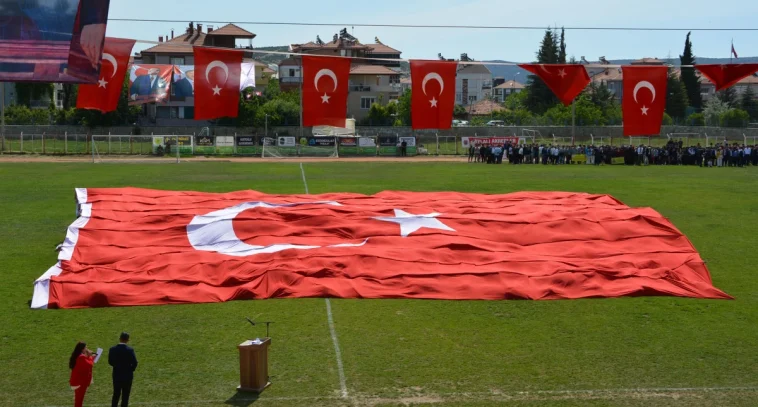 Korkuteli'nde 19 Mayıs bayrak gösterisi