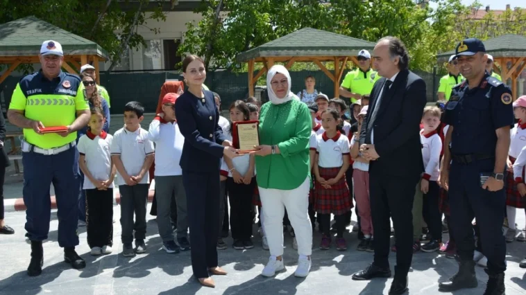 Korkuteli'nde öğrencilere trafik eğitimi