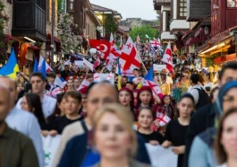 Manavgat'ta dans ve müzik festivaline görkemli açılış
