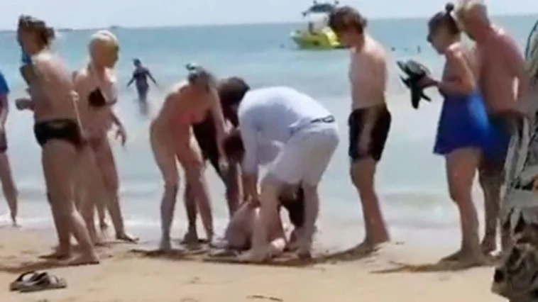 Manavgat'ta denizde fenalaşan turist hastanede kurtarılamadı