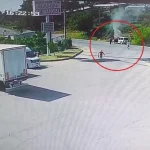 Manavgat'ta seyir halindeki araç yandı