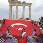 Manavgat'ta yerleşik yabancılar bayram coşkusunu paylaştı