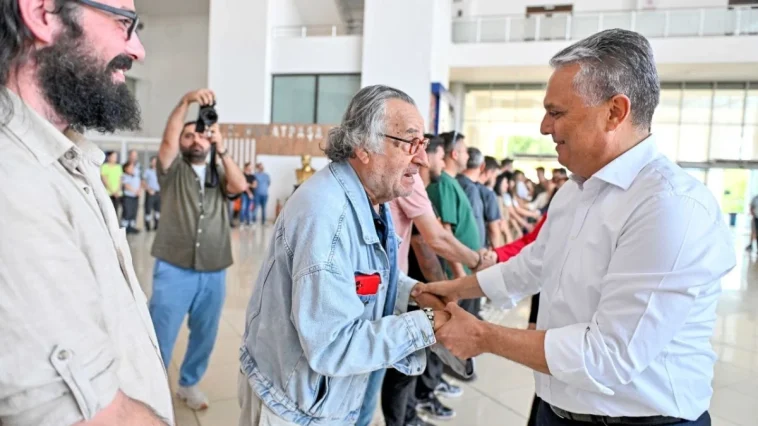 Muratpaşa bayram kutlamasında Uysal’dan işçilere övgü