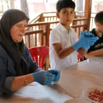 Nineler torunlarıyla çorba yaptı