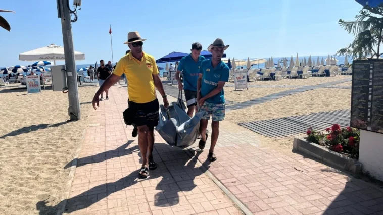 Sahilde güneşlenirken öldü