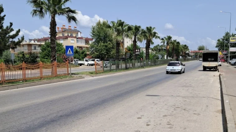 Serik'te otomobilin çarptığı bisikletli çocuk yaralandı