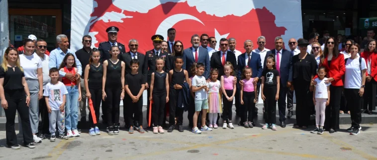 Serik'te renkli 19 Mayıs