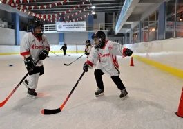 Sıcak Antalya'nın soğuk savaşçıları
