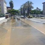 Su deposu arızası caddeyi göle çevirdi