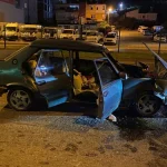 Tırla çarpışan Tofaş hurdaya döndü: 2 yaralı