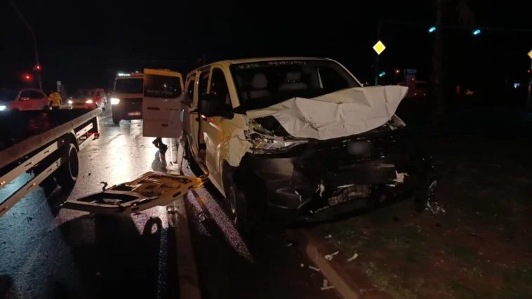 Tur araçları çarpıştı, 4’ü turist 6 kişi yaralandı