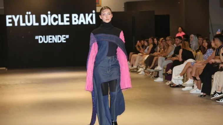 Üniversiteli tasarımcıların eserleri podyuma taşındı