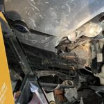 Otomobilin mağazaya çarptığı kaza kamerada