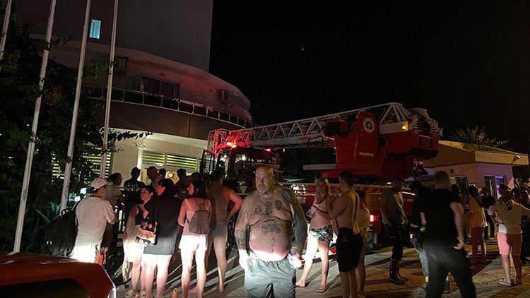 Alanyada otelde yangın: 622 turist tahliye edildi