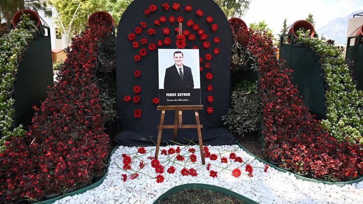 Kemerde Başkan Zeyrek için anma alanı