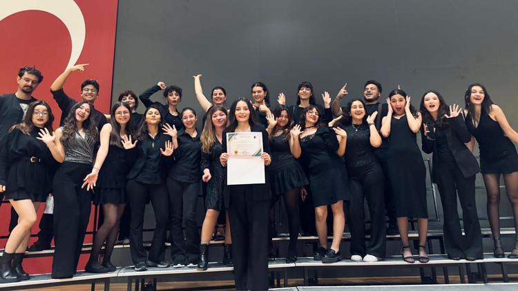 Gençlik Korosuna başarı ödülü