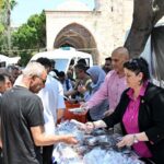 Ferdi Zeyrek için Muratpaşada helva dağıtıldı