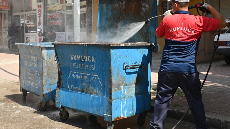 Kumlucada çöp konteynerleri yenileniyor