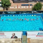 Kırsaldaki çocuklara portatif yüzme havuzu