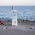 Konyaaltı Sahilinde cankurtaran mesaisi sonrası tehlikeli saatler