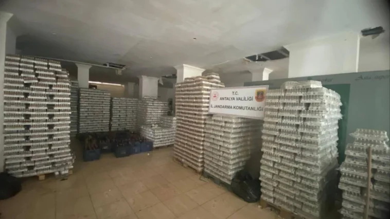 Alanya'da 10 bin litre kaçak alkol ele geçirildi