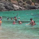 Alanya'da aşırı sıcaklar sahilleri doldurdu