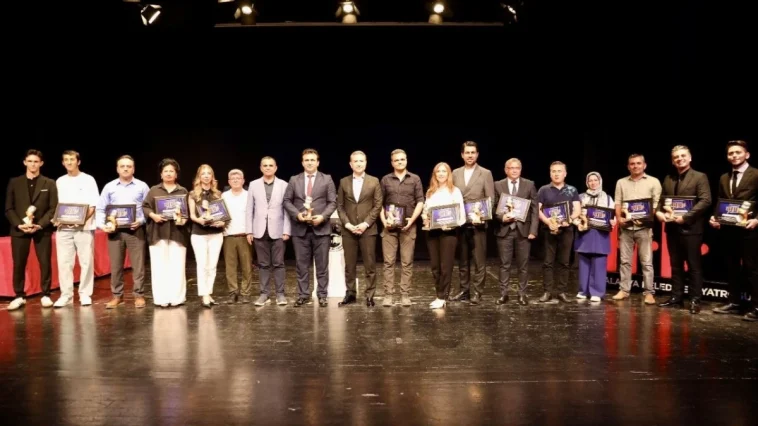 Alanya’da liseler arası tiyatro festivali sona erdi