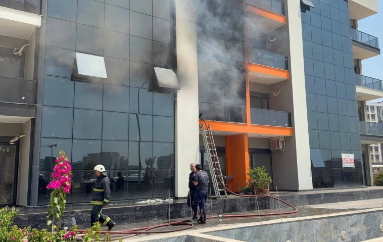 Antalya Aksu'da yangın