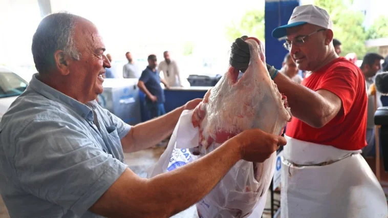 Antalya Büyükşehir Belediyesi’nden hijyenik ortamda ücretsiz kurban kesim hizmeti