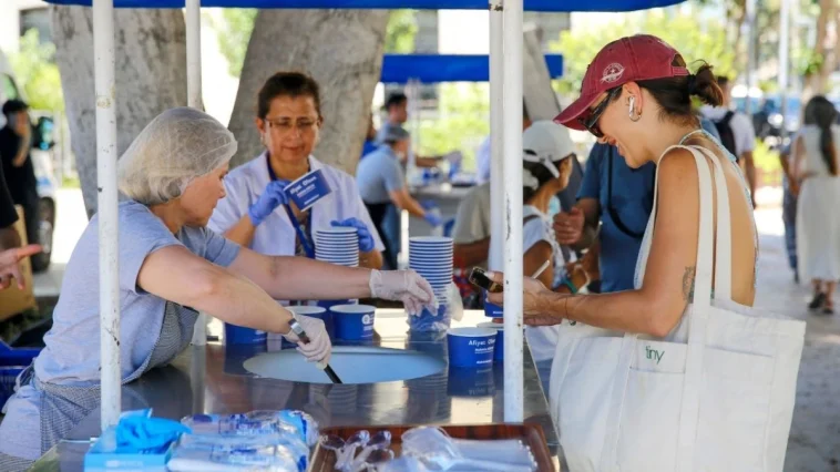 Antalya Büyükşehir’den 19 ilçeye aşure ikramı
