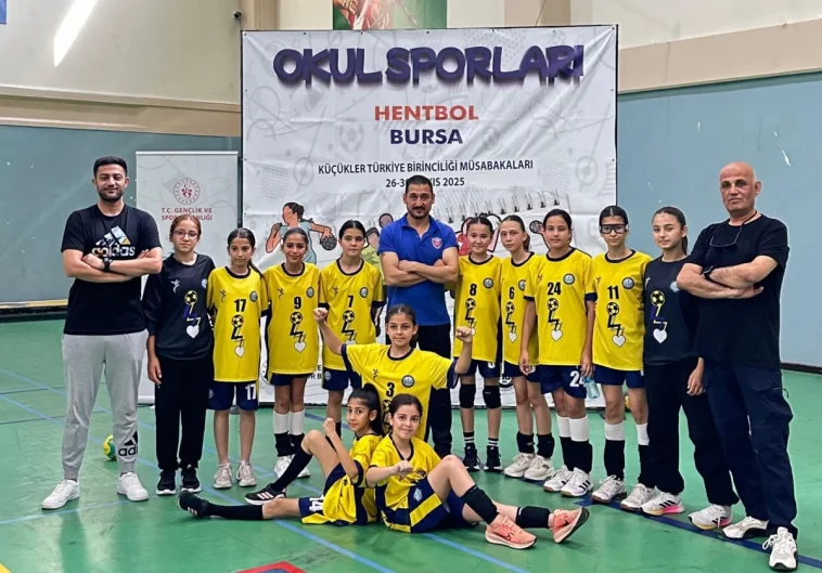 Antalya Nadire Konuk-Ali Oğuz Konuk Ortaokulu Türkiye Şampiyonu