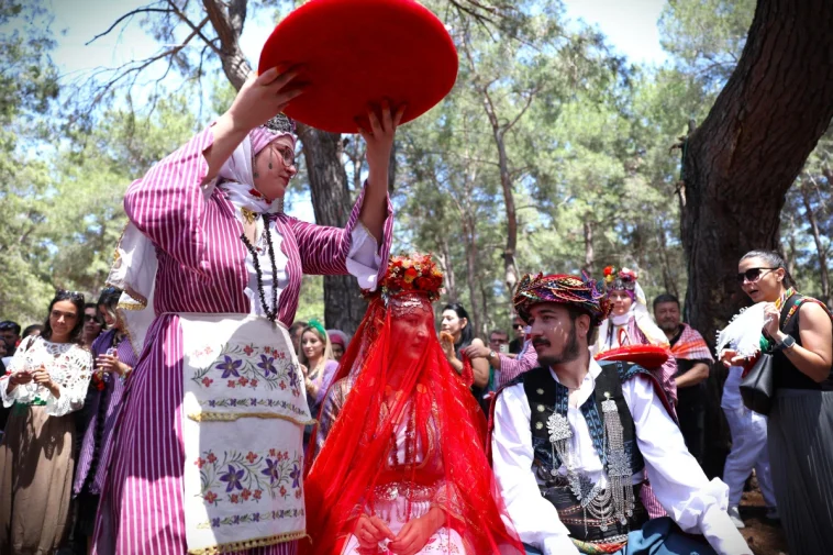 Antalya Yörük Türkmen Festivali’nde yörük kına töreni