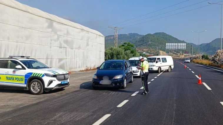 Antalya'da 14 günde 33 bini aşkın sürücüye ceza kesildi
