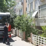 Antalya'da buzdolabından çıkan yangını itfaiye söndürdü