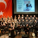 Antalya'da hekimlerden türkü konseri