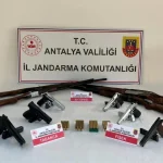 Antalya’da kaçak silah operasyonu