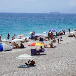 Antalya'da sınavdan çıkan sahillere koştu